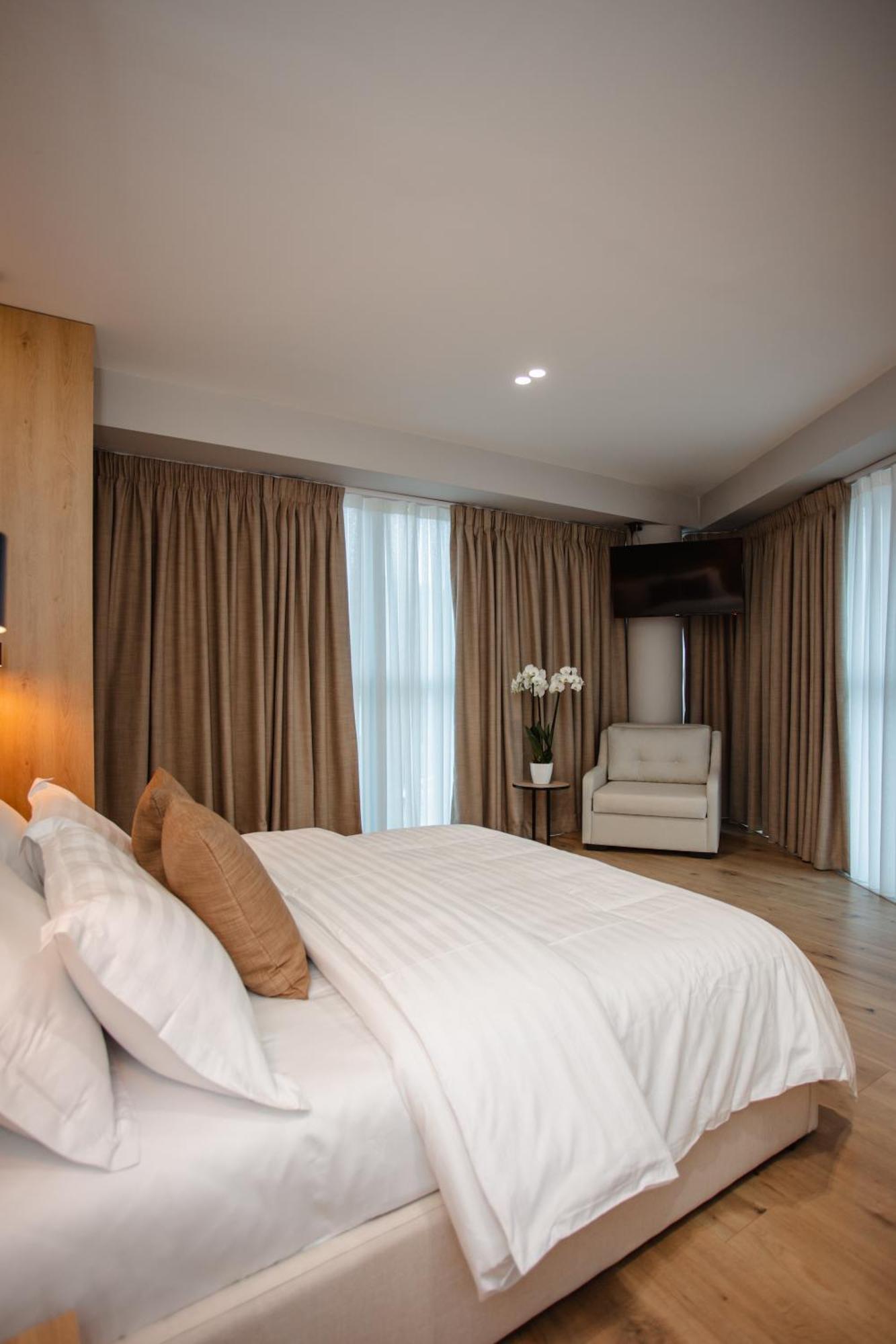 Oro Inn Hotel Shkodër Dış mekan fotoğraf